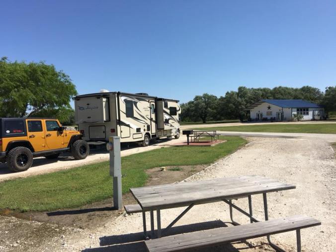 30715243_1727397137328217_8256411316105773056_n